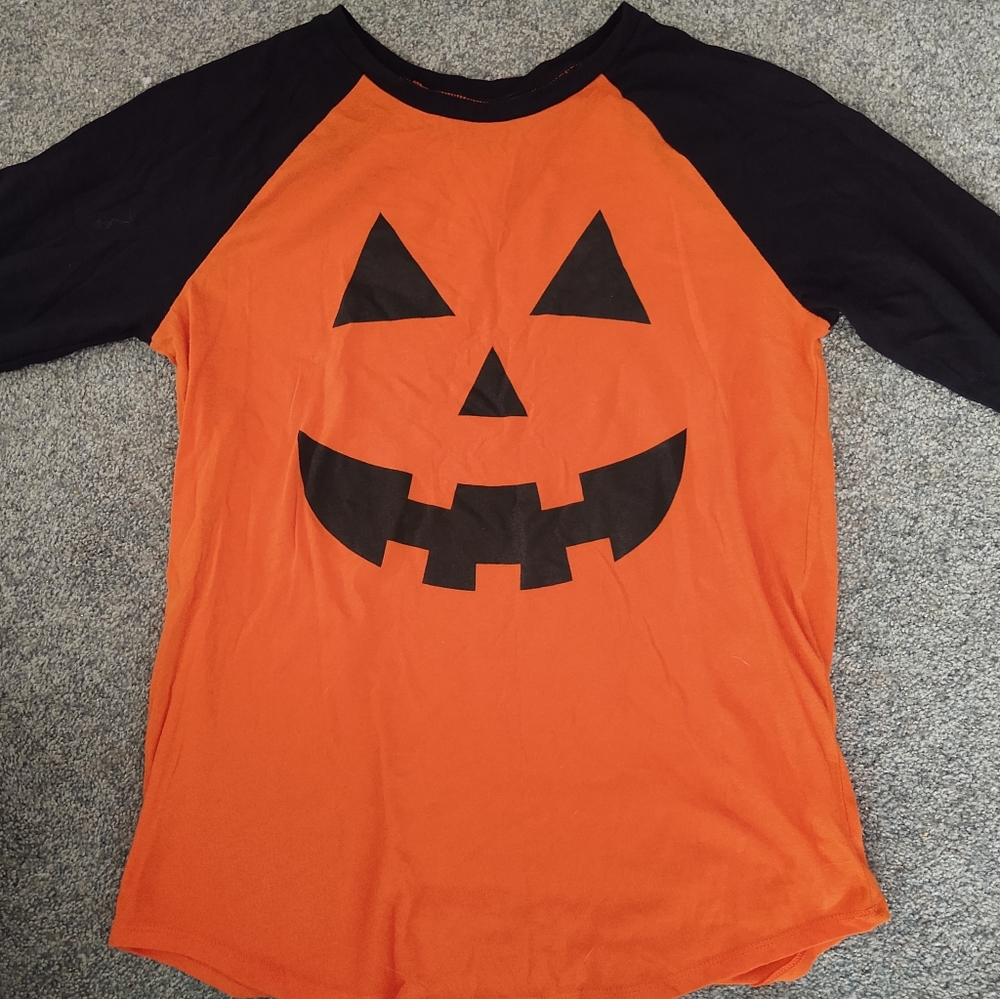 Women halloween shirt medium